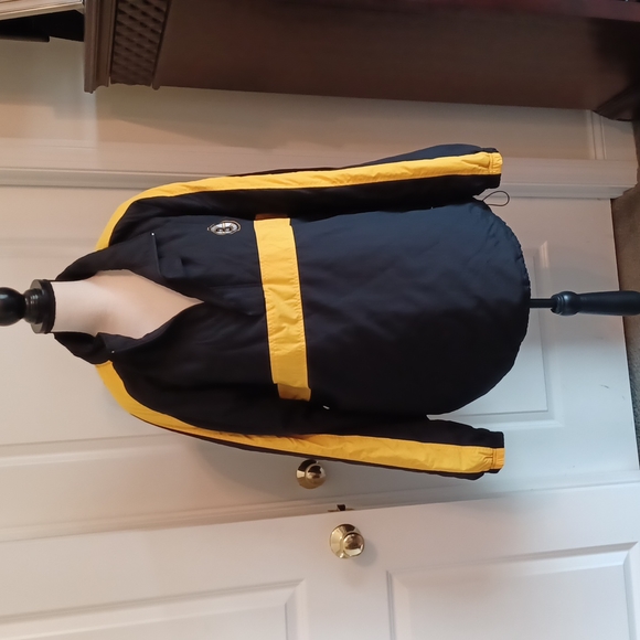 NHL Other - Men's Boston Bruins pullover jacket.